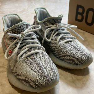 Adidas Yeezy boost 350 v2 blue tint